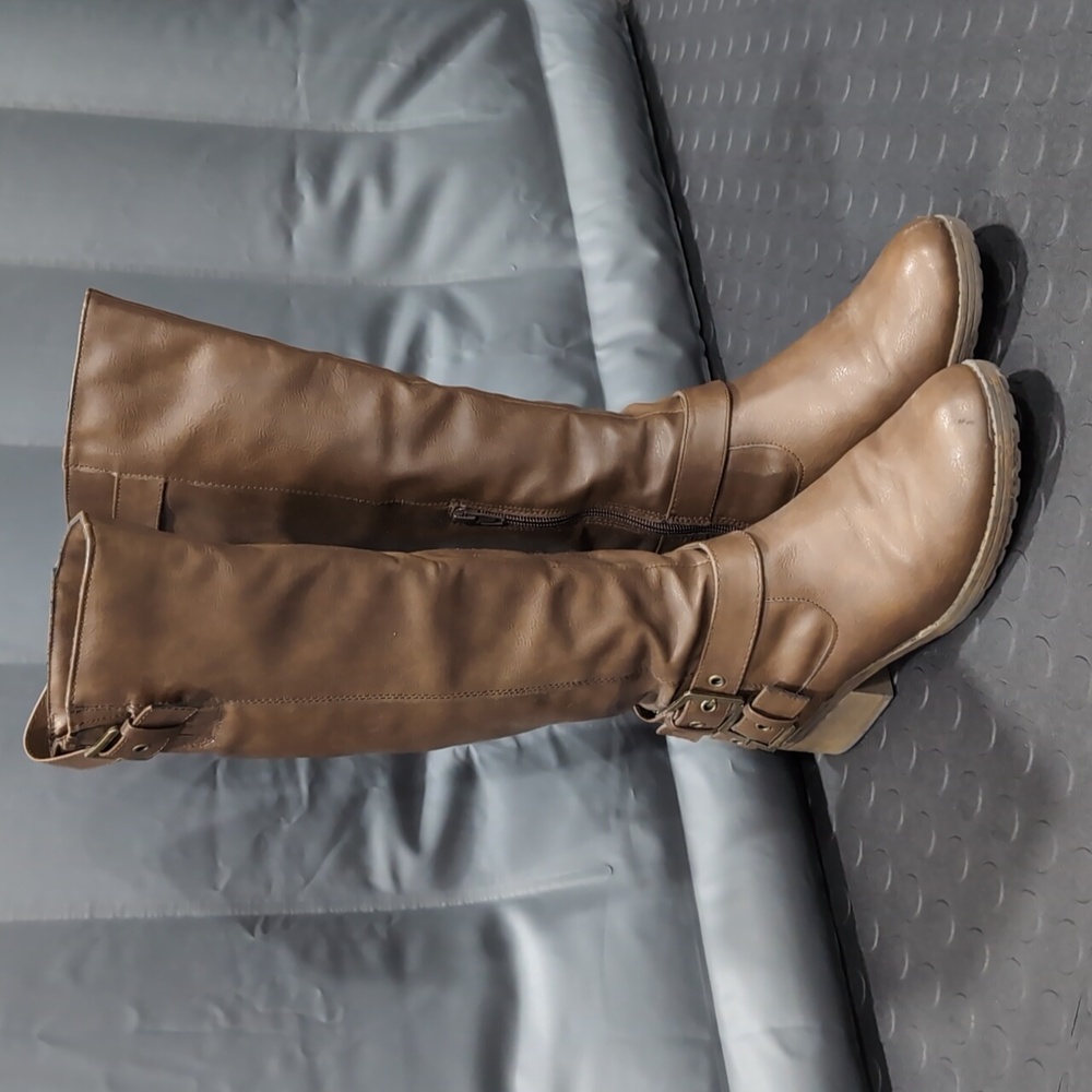 Size 10 brown boots